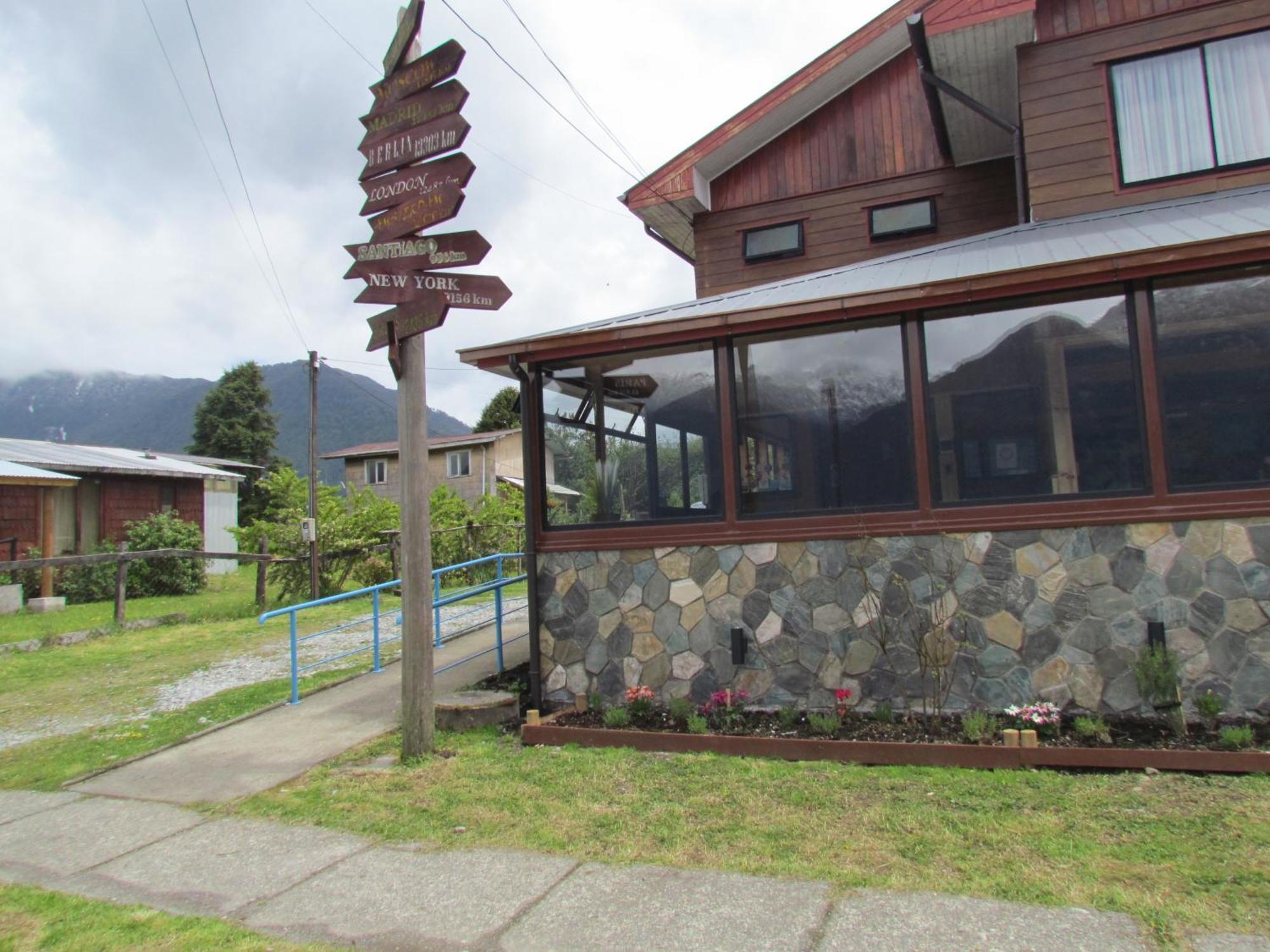 Hosteria Antupiren Hornopiren Exterior photo